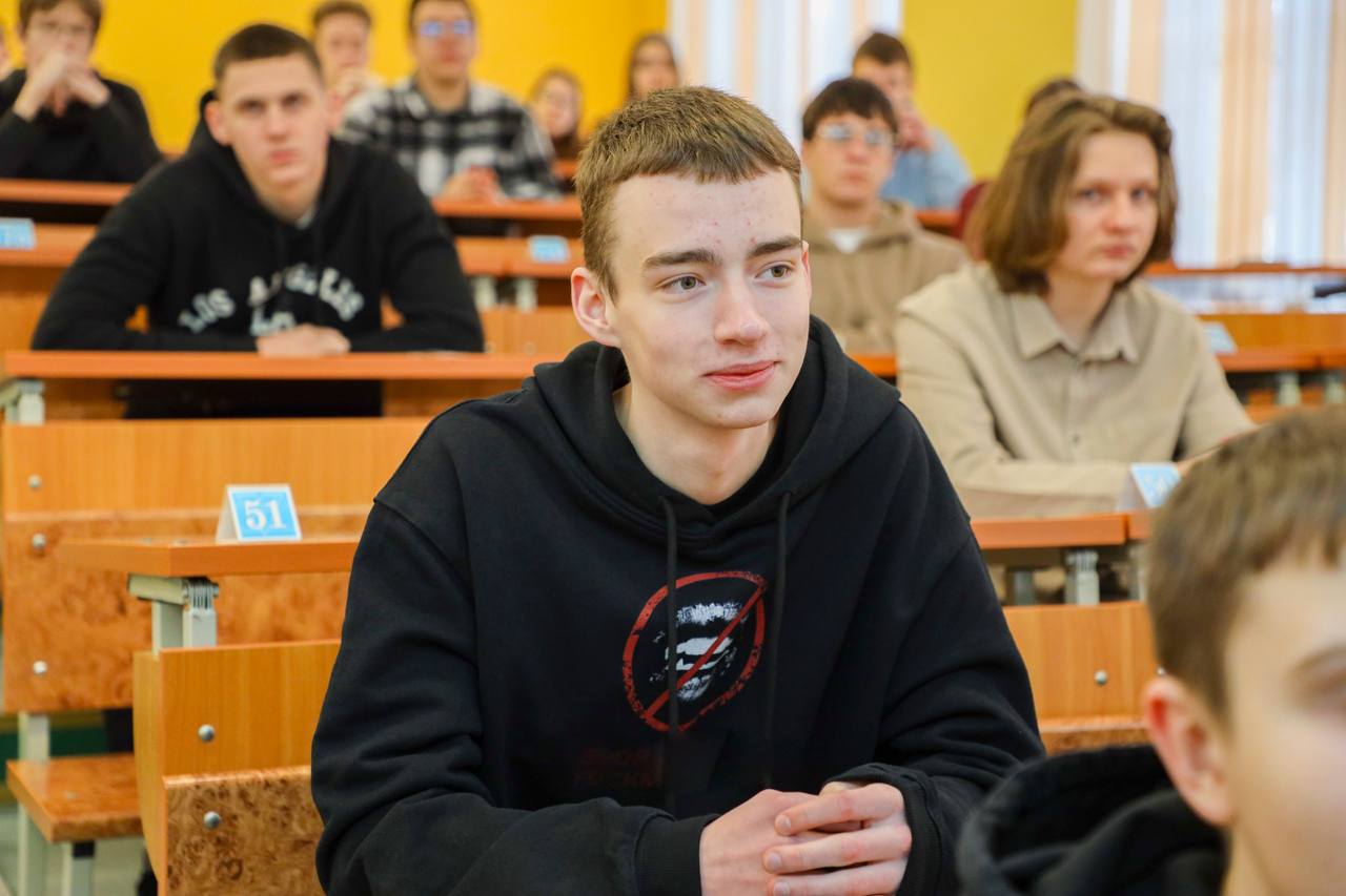 Куда можно поступать без ЦЭ/ЦТ по русскому (белорусскому) языку?